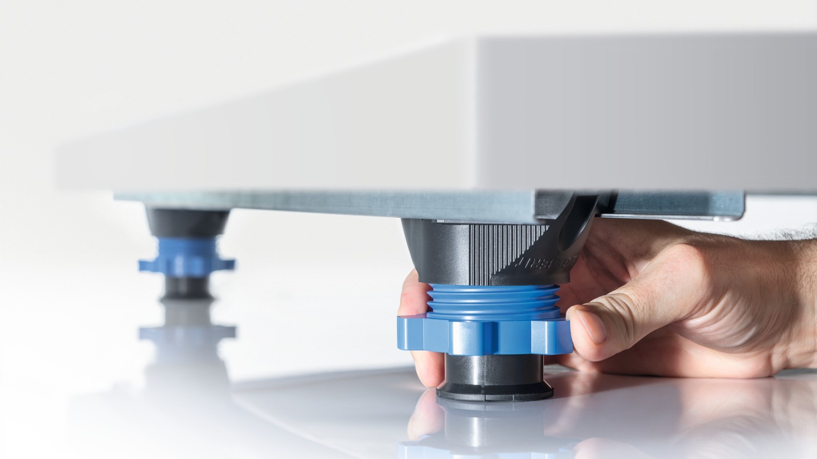 Zuhanyfelület szerelőkerettel Zuhanyfelület szerelőkerettel