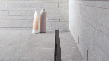 Geberit CleanLine50 zuhanyfolyóka (© Geberit)