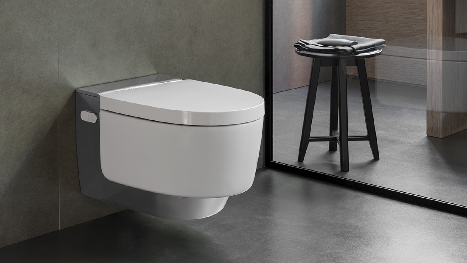 Geberit AquaClean Mera higiéniai berendezés a legmagasabb kényelmi követelményekhez (© Geberit) Geberit AquaClean Mera higiéniai berendezés a legmagasabb kényelmi követelményekhez (© Geberit)