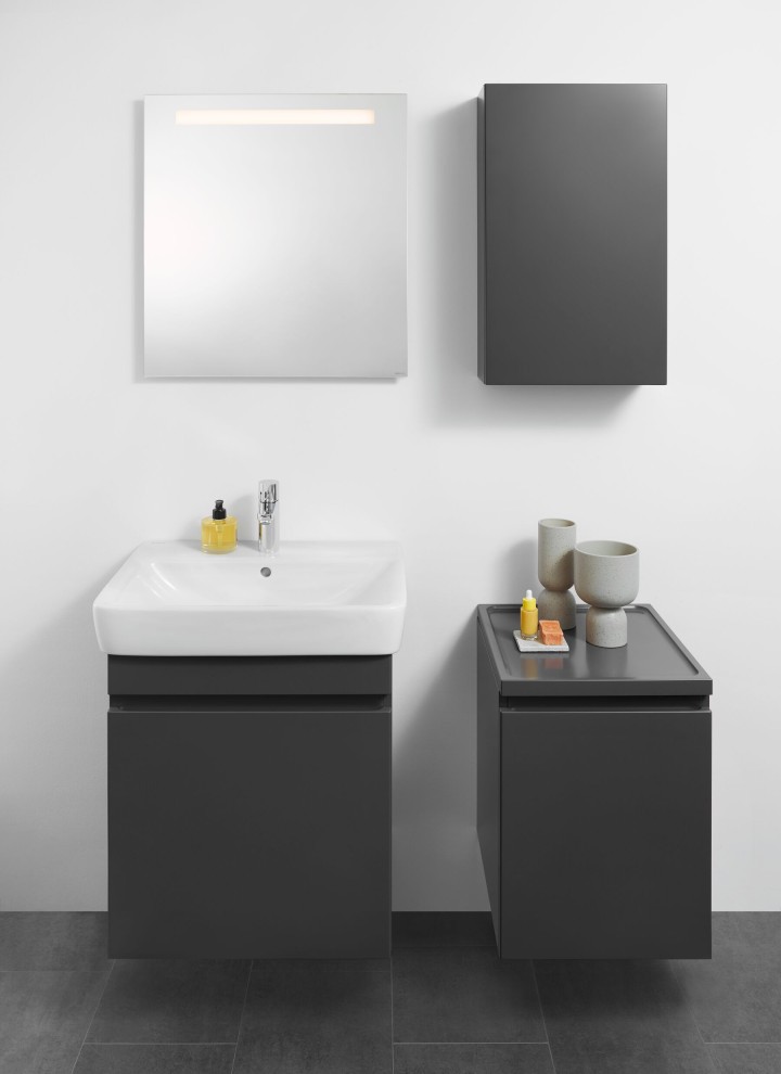 60 cm-es Option Basic tükör a Selnova fürdőszobai termékcsaláddal kombinálva (© Geberit)