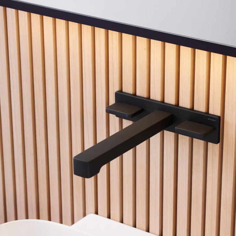 Geberit ONE négyszögletes fali csaptelep matt fekete színben