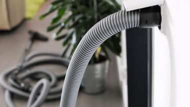 Geberit Silent-PP csatlakoztatása központi porszívórendszerhez (© Shutterstock)
