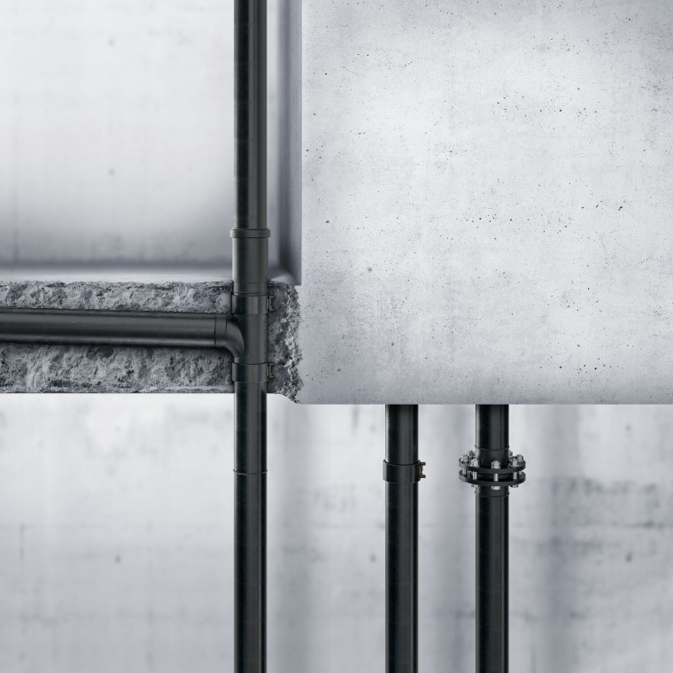 A Geberit PE betonba is elhelyezhető A Geberit PE betonba is elhelyezhető