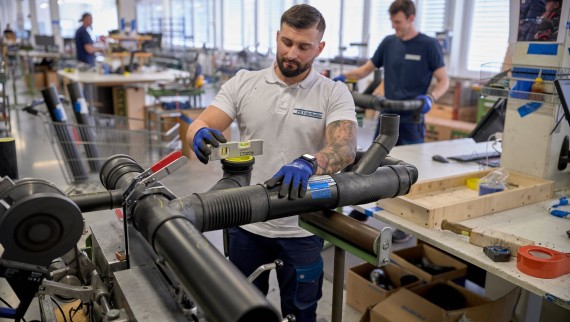 Akusztikusan optimalizált szennyvízrendszer előgyártása a Geberit Silent-db20 segítségével