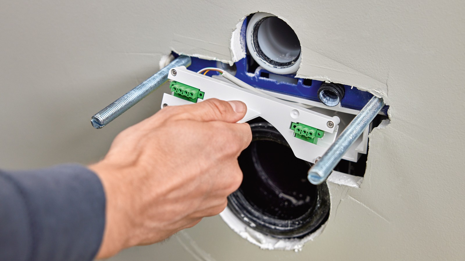 WC-vezérlésekhez való GEBUS átalakító felszerelése WC-vezérlésekhez való GEBUS átalakító felszerelése