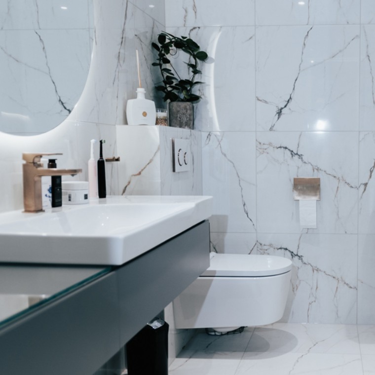 Felújított fürdőszoba Felújított fürdőszoba