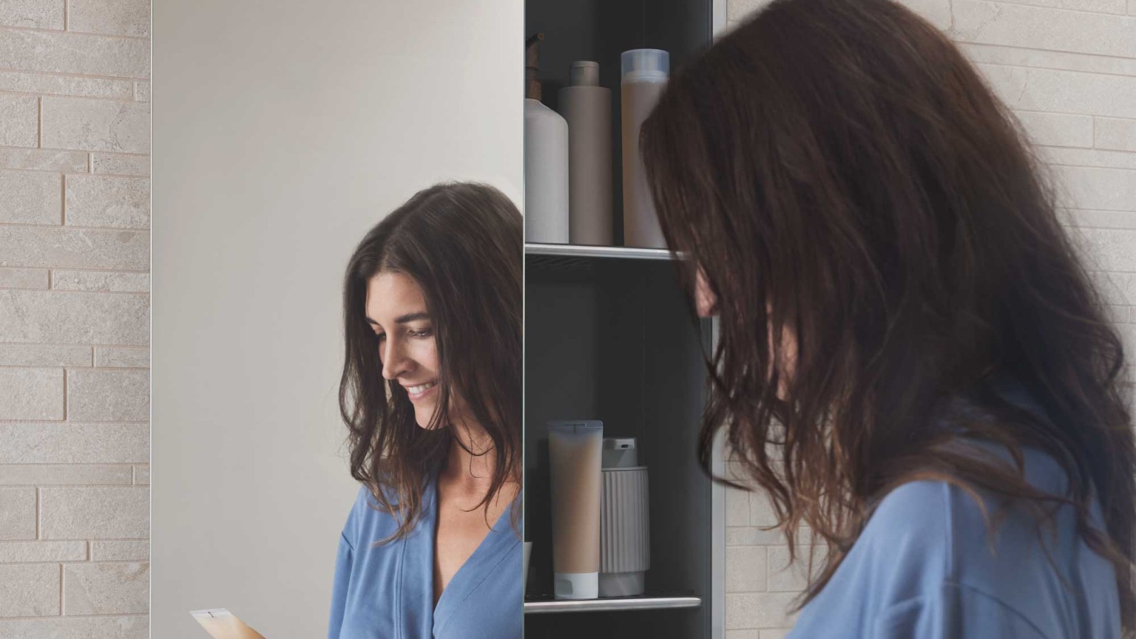 A Geberit Acanto fürdőszobai termékcsalád sorozat tárolórekesze több tárolóhelyet biztosít a fürdőszobában A Geberit Acanto fürdőszobai termékcsalád sorozat tárolórekesze több tárolóhelyet biztosít a fürdőszobában