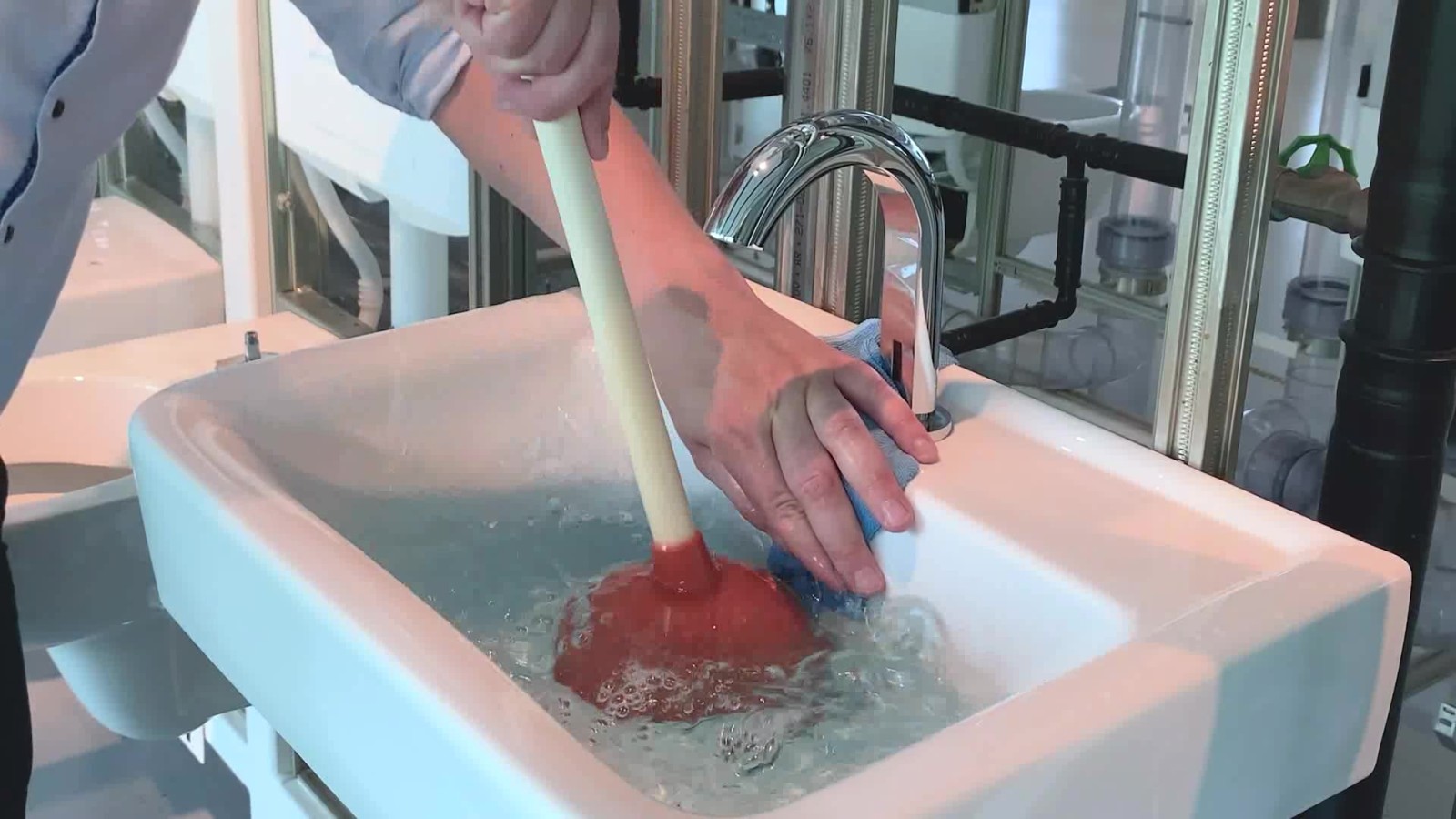 Mozgassa fel-le a pumpát Mozgassa fel-le a pumpát