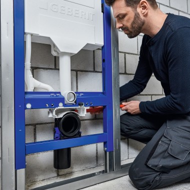 A Geberit elektromos csatlakozódoboz felszerelése A Geberit elektromos csatlakozódoboz felszerelése