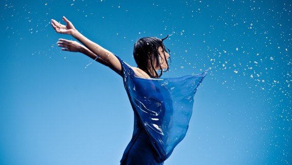 Melanie Winiger a Geberit AquaClean reklámkampányában Melanie Winiger a Geberit AquaClean reklámkampányában