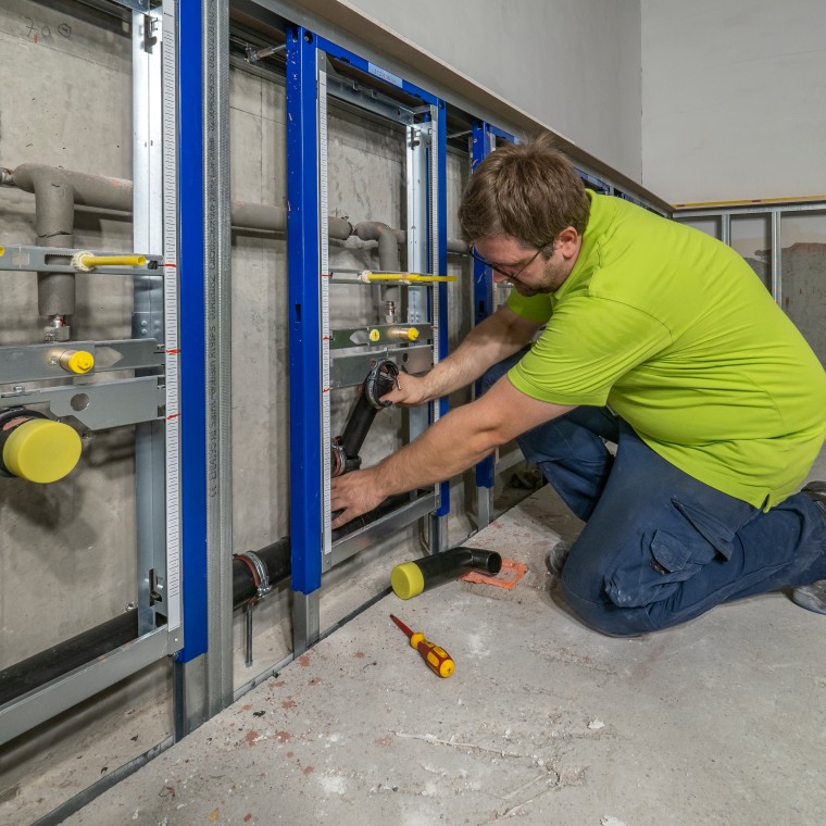 A Geberit Silent-PP push-fit vízelvezető rendszer beépítése A Geberit Silent-PP push-fit vízelvezető rendszer beépítése