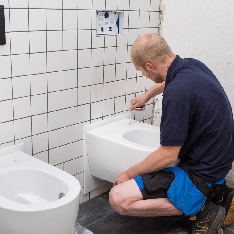 A vizesblokkokban Geberit ONE WC-k találhatók, amelyek formaviláguknak és gyors felszerelhetőségüknek köszönhetően jó választásnak bizonyultak (© Geberit) A vizesblokkokban Geberit ONE WC-k találhatók, amelyek formaviláguknak és gyors felszerelhetőségüknek köszönhetően jó választásnak bizonyultak (© Geberit)