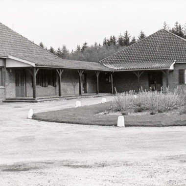 A menekülttábor találkozási ponttá és megemlékezési hellyé alakul (© Blåvandshuk Local History Archive)