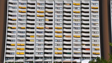 A lakások sűrűn egymás felett sorakoznak (© lucazzitto - stock.adobe.com)
