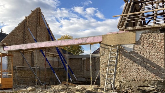 Ahogy minden kezdődött: a régi pajta 2021-ben (© Anna W.) Ahogy minden kezdődött: a régi pajta 2021-ben (© Anna W.)