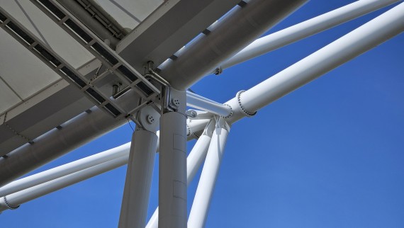 A Geberit Pluvia tetővíztelenítő rendszer rejtve teszi a dolgát (© Geberit) A Geberit Pluvia tetővíztelenítő rendszer rejtve teszi a dolgát (© Geberit)
