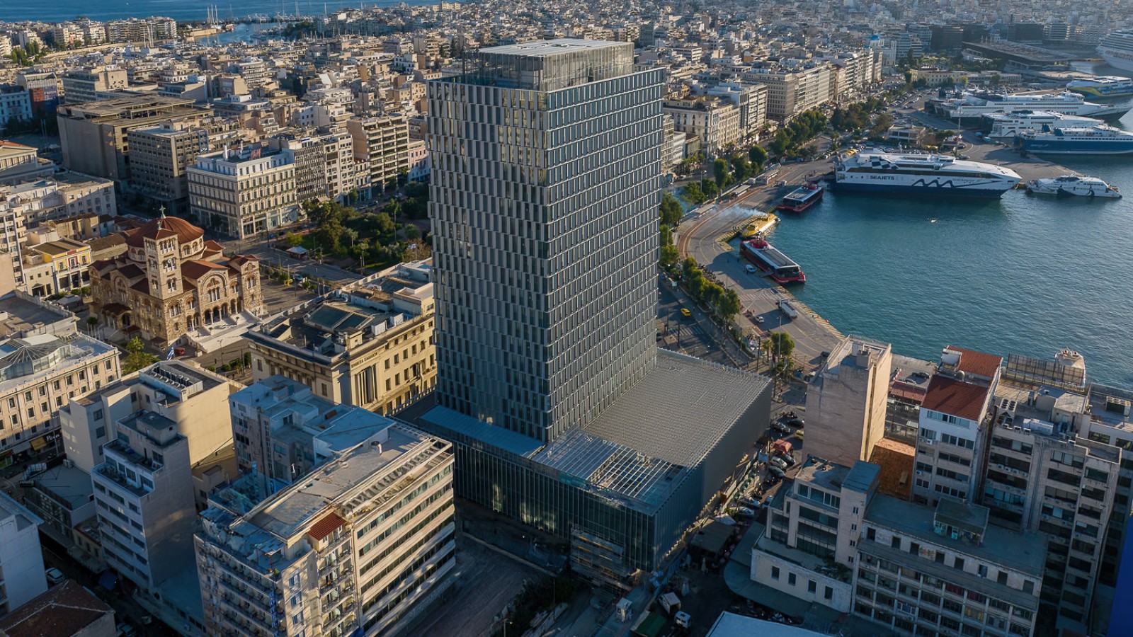 Új arcot kapott az öreg óriás (© George Fakaros) Új arcot kapott az öreg óriás (© George Fakaros)