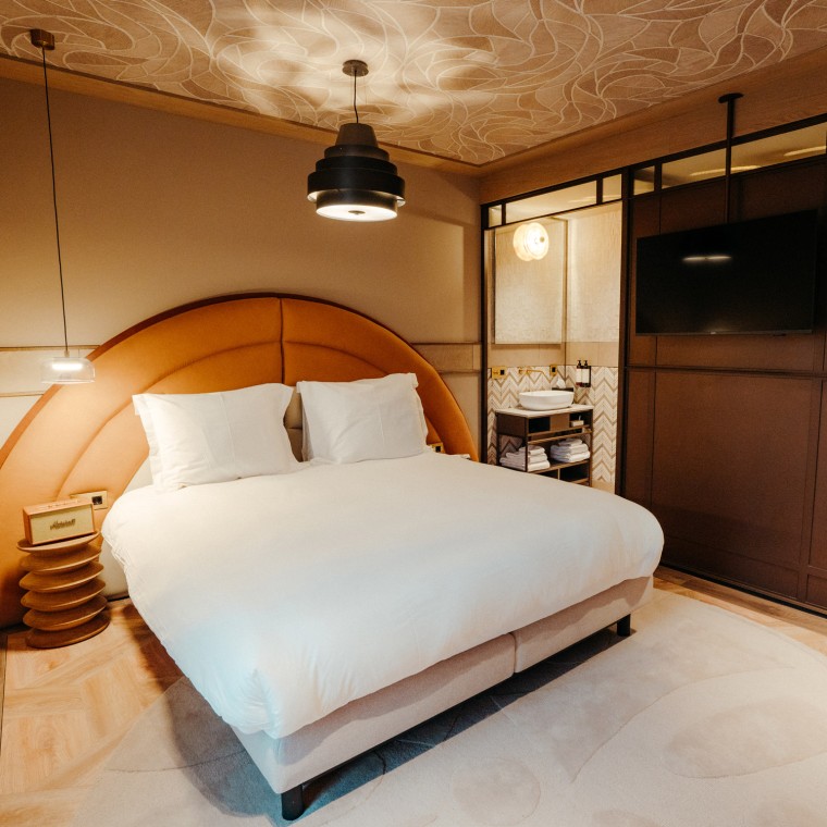 36 stílusos szállodai szoba századközepi stílusban (© Nina Slagmolen) 36 stílusos szállodai szoba századközepi stílusban (© Nina Slagmolen)