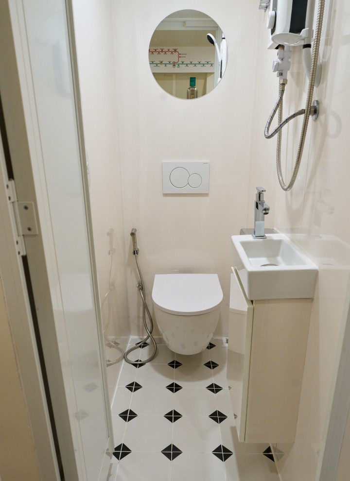 Kényelem a lehető legkisebb helyen: A mini fürdőszobák Geberit iCon fali WC-kkel és Sigma01 működtetőlapokkal vannak felszerelve (© Watson Lau) Kényelem a lehető legkisebb helyen: A mini fürdőszobák Geberit iCon fali WC-kkel és Sigma01 működtetőlapokkal vannak felszerelve (© Watson Lau)