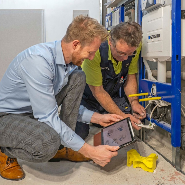 A Geberit elektromos csatlakozódoboz beépítése A Geberit elektromos csatlakozódoboz beépítése