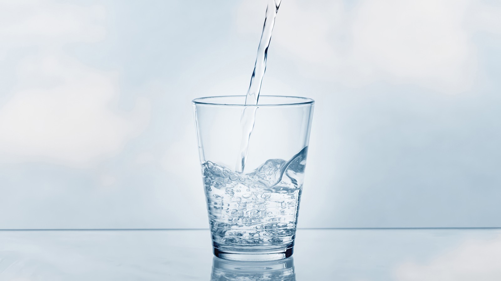Ivóvíz-higiénia a Geberit higiéniai rendszerrel (© 2024 winyuu/Shutterstock) Ivóvíz-higiénia a Geberit higiéniai rendszerrel (© 2024 winyuu/Shutterstock)