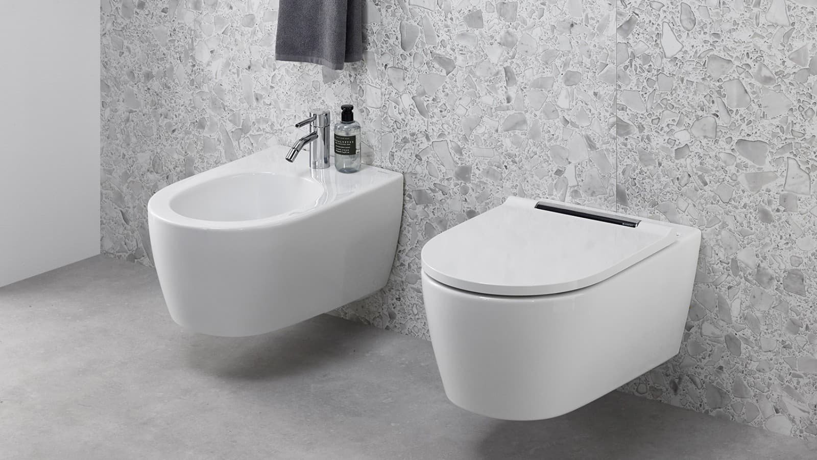 Geberit ONE WC-vel és bidével felszerelt fürdőszoba Geberit ONE WC-vel és bidével felszerelt fürdőszoba