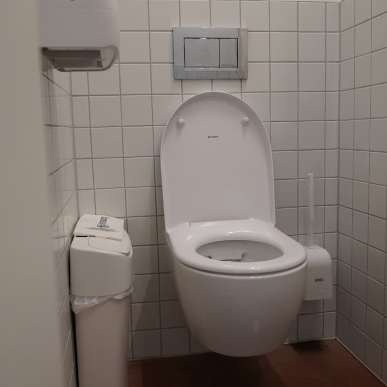 A nyilvános WC-kben számos Geberit termék található (© Geberit) A nyilvános WC-kben számos Geberit termék található (© Geberit)