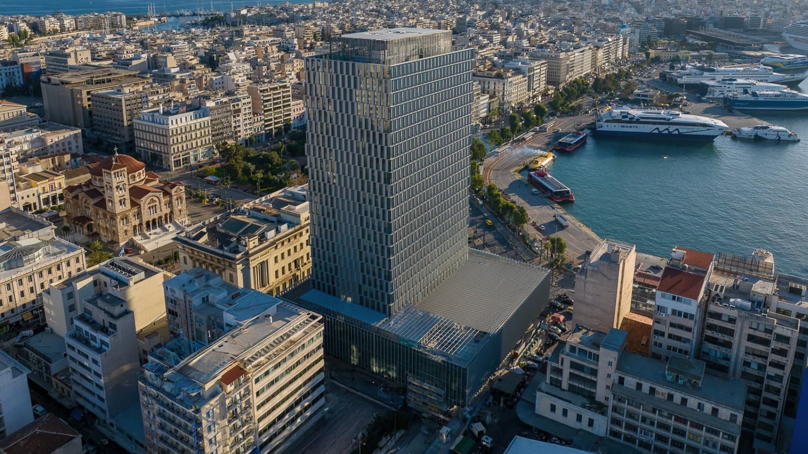 Új arcot kapott az öreg óriás (© George Fakaros) Új arcot kapott az öreg óriás (© George Fakaros)