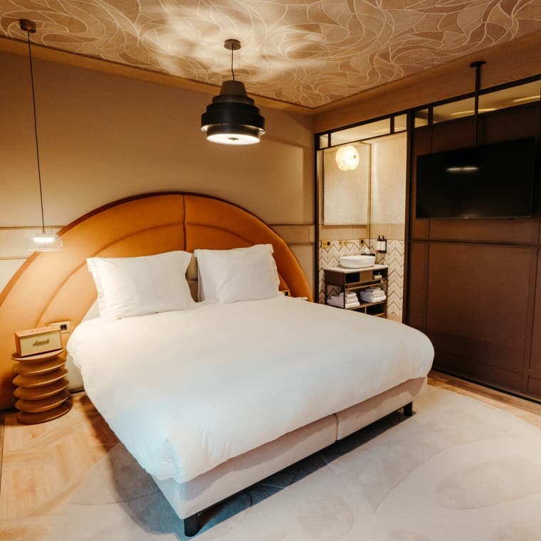 36 stílusos szállodai szoba századközepi stílusban (© Nina Slagmolen) 36 stílusos szállodai szoba századközepi stílusban (© Nina Slagmolen)