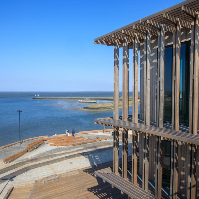 A dán sztárépítész, Dorte Mandrup a zord éghajlati viszonyok figyelembevételével tervezte meg az új épületet (© Tjeerd Visser) A dán sztárépítész, Dorte Mandrup a zord éghajlati viszonyok figyelembevételével tervezte meg az új épületet (© Tjeerd Visser)