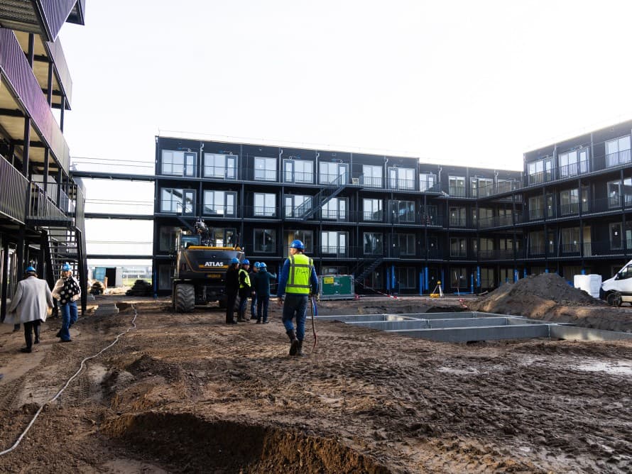 Legyen szó 2, 8 vagy 18 szintes épületekről, a Moos épületei és moduljai többször is újrahasznosíthatók. (© Fotostudio Gerard-Jan Vlekke / Fotovak BV) Legyen szó 2, 8 vagy 18 szintes épületekről, a Moos épületei és moduljai többször is újrahasznosíthatók. (© Fotostudio Gerard-Jan Vlekke / Fotovak BV)