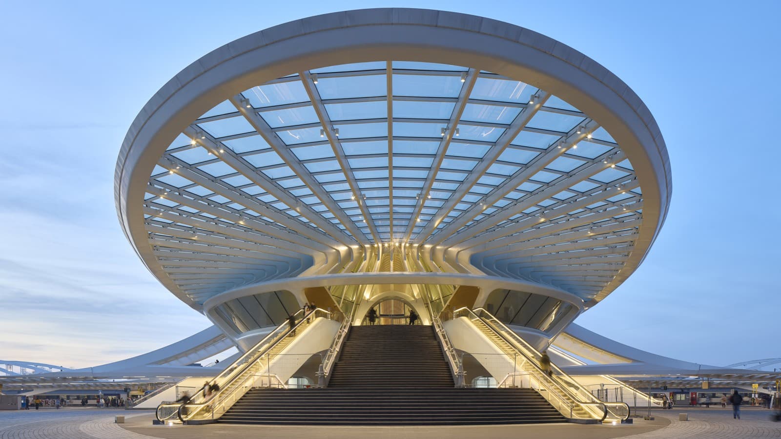 A Gare de Mons a belgiumi Mons város egyik meghatározó jelképévé vált (© Oliver Schuh, Palladium Photodesign) A Gare de Mons a belgiumi Mons város egyik meghatározó jelképévé vált (© Oliver Schuh, Palladium Photodesign)
