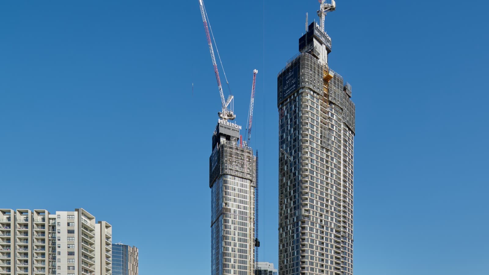 A 180 George Towers két tornya Sydney nyugati külvárosai fölé magasodik (© Michael Curwood & Adam Powell) A 180 George Towers két tornya Sydney nyugati külvárosai fölé magasodik (© Michael Curwood & Adam Powell)