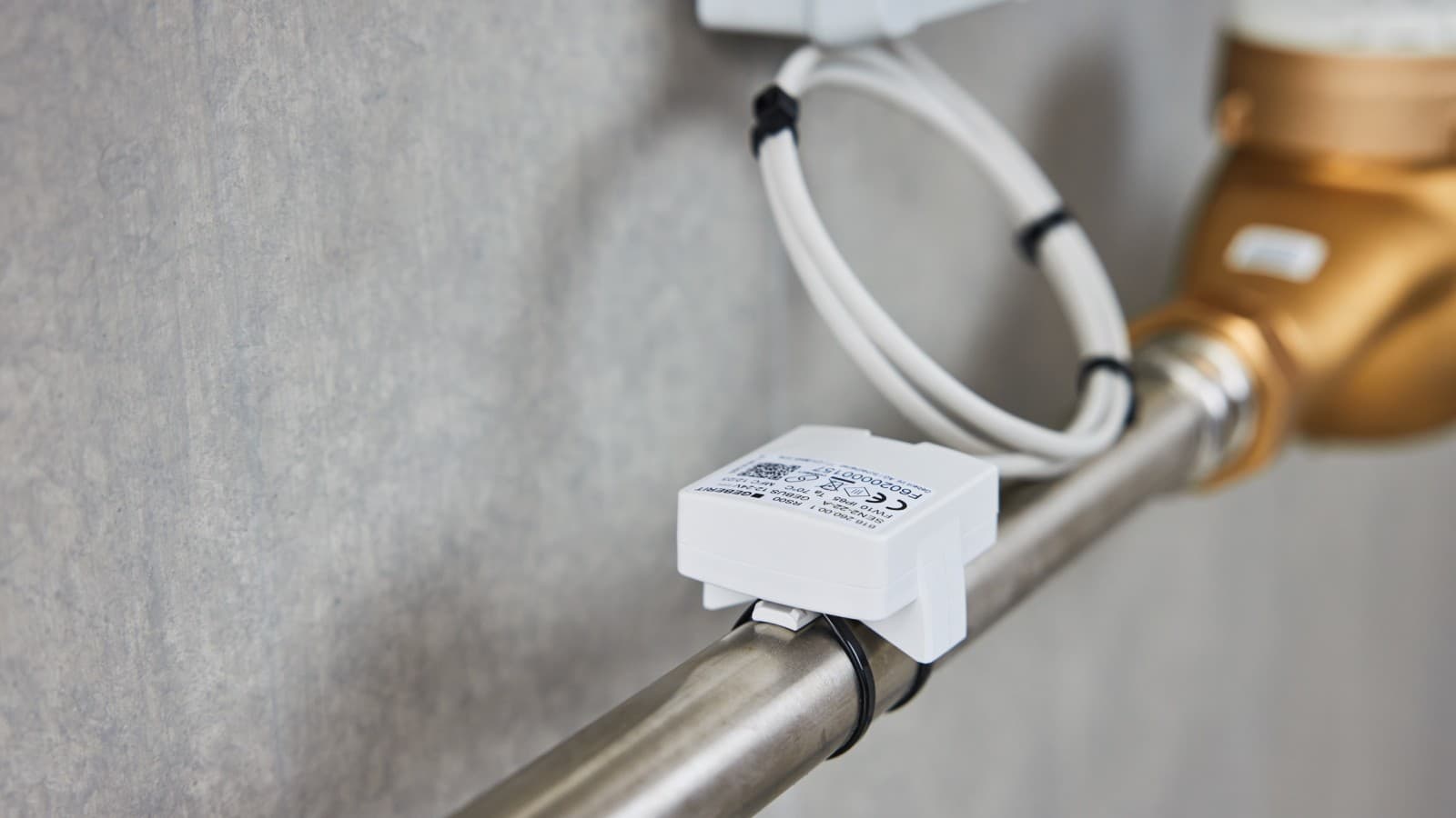 Hőmérséklet és térfogatáram-felügyelet GEBUS rendszerhez való Geberit érzékelővel Hőmérséklet és térfogatáram-felügyelet GEBUS rendszerhez való Geberit érzékelővel