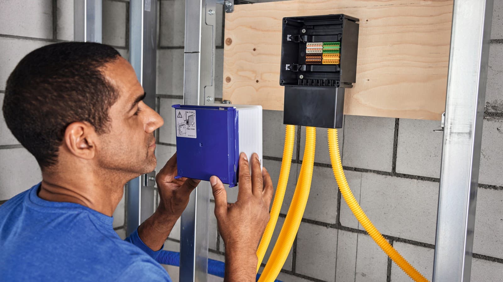 A Geberit Gateway beépítése szerelési rendszerekbe A Geberit Gateway beépítése szerelési rendszerekbe